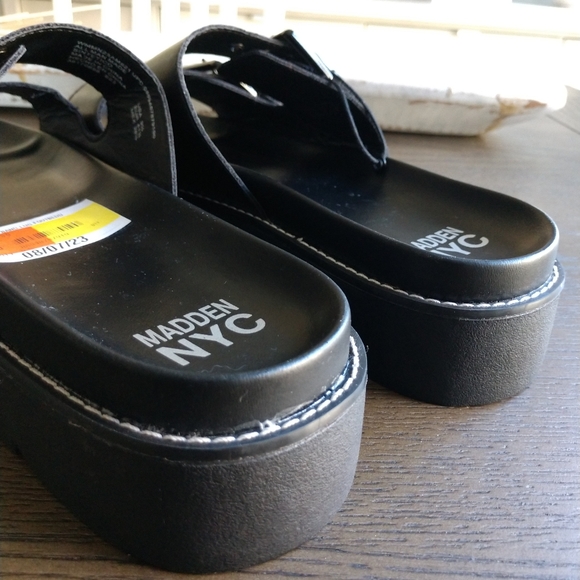 Madden Girl NYC Woman's 2 Band Chunky Lug Foot bed Sandals Size 9.5 NWT Black - Picture 3 of 7
